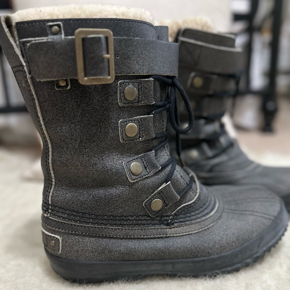 SOREL Men’s size 7 Motorcycle Snow Boot with Wool Inserts